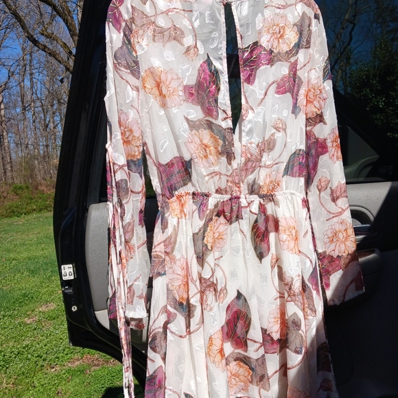 Selfie Leslie Dress - Picture 12 of 13